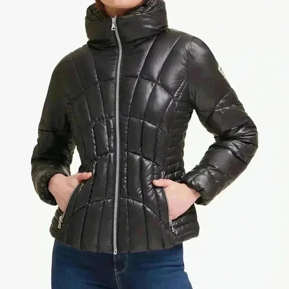 Guess black puffer coat size large. In excellent condition! - Picture 2 of 13